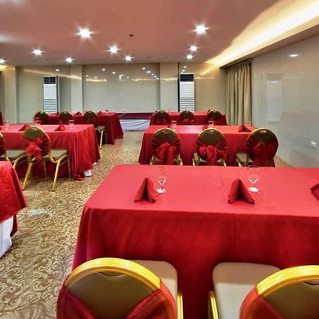 D Circle Hotel Μανίλα Εξωτερικό φωτογραφία