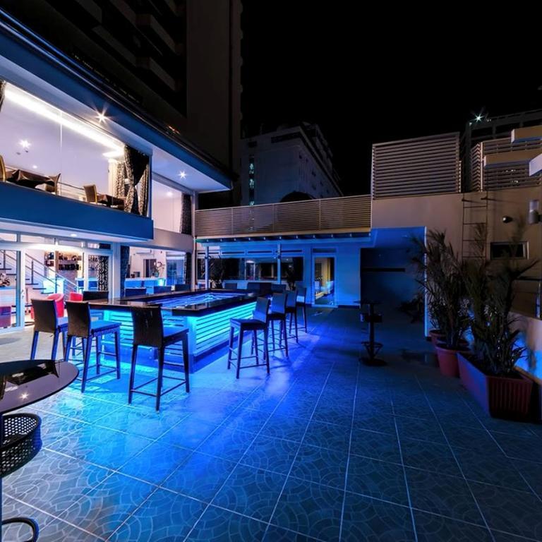 D Circle Hotel Μανίλα Εξωτερικό φωτογραφία