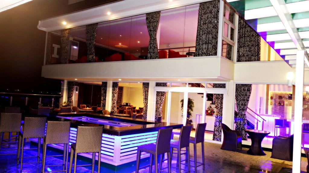 D Circle Hotel Μανίλα Εξωτερικό φωτογραφία