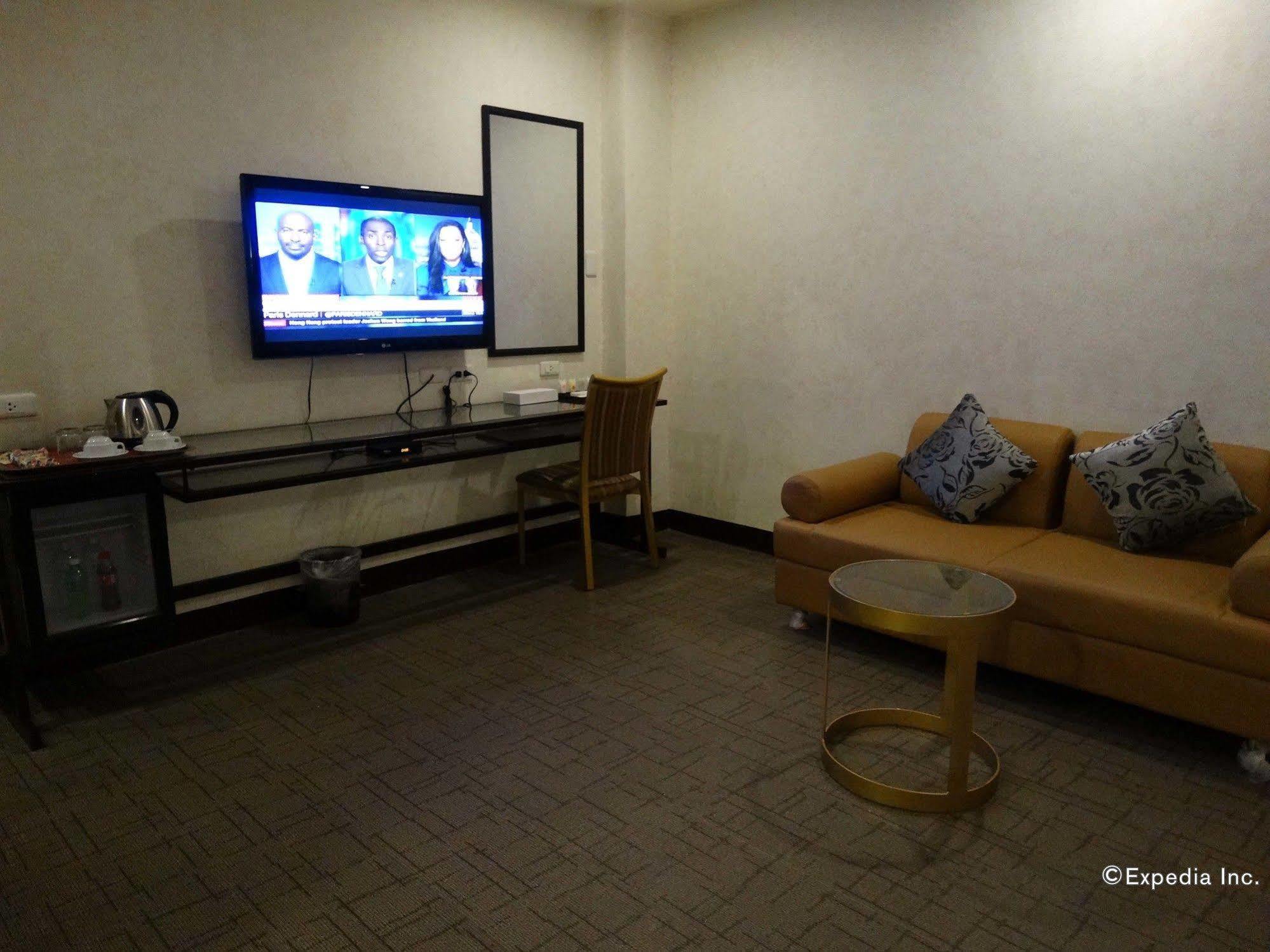 D Circle Hotel Μανίλα Εξωτερικό φωτογραφία