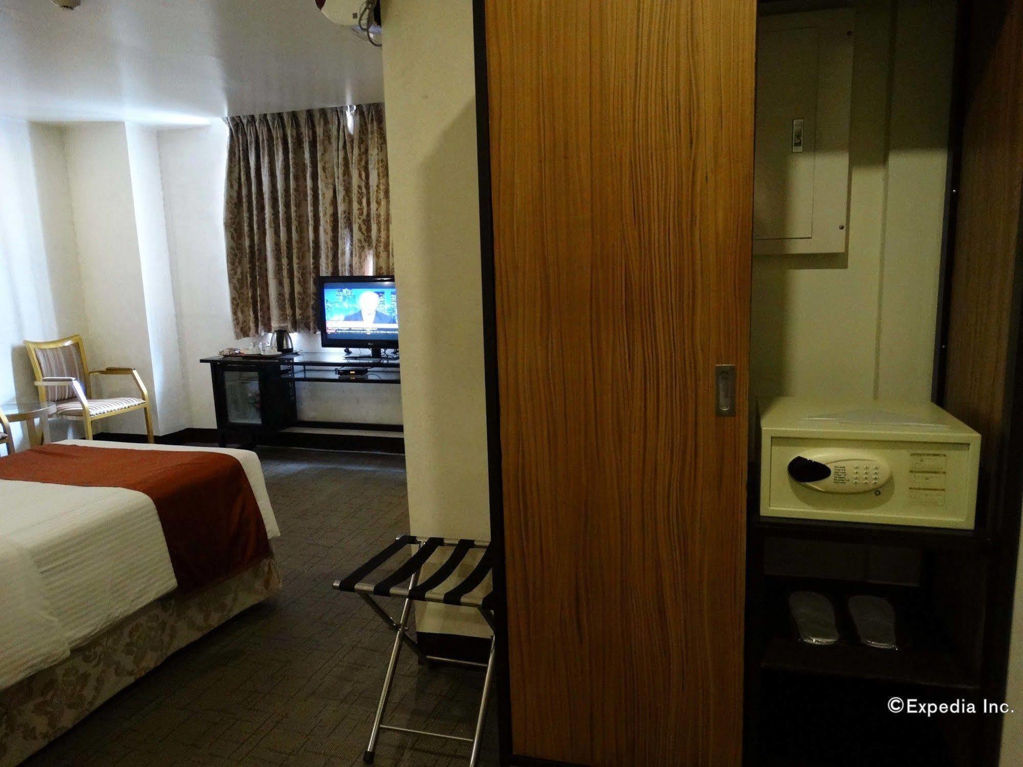D Circle Hotel Μανίλα Εξωτερικό φωτογραφία