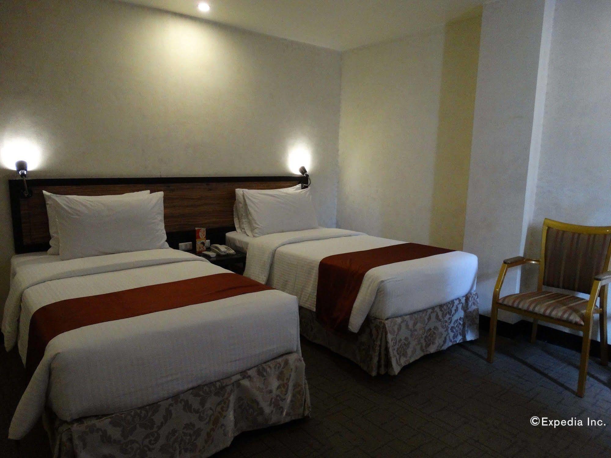 D Circle Hotel Μανίλα Εξωτερικό φωτογραφία