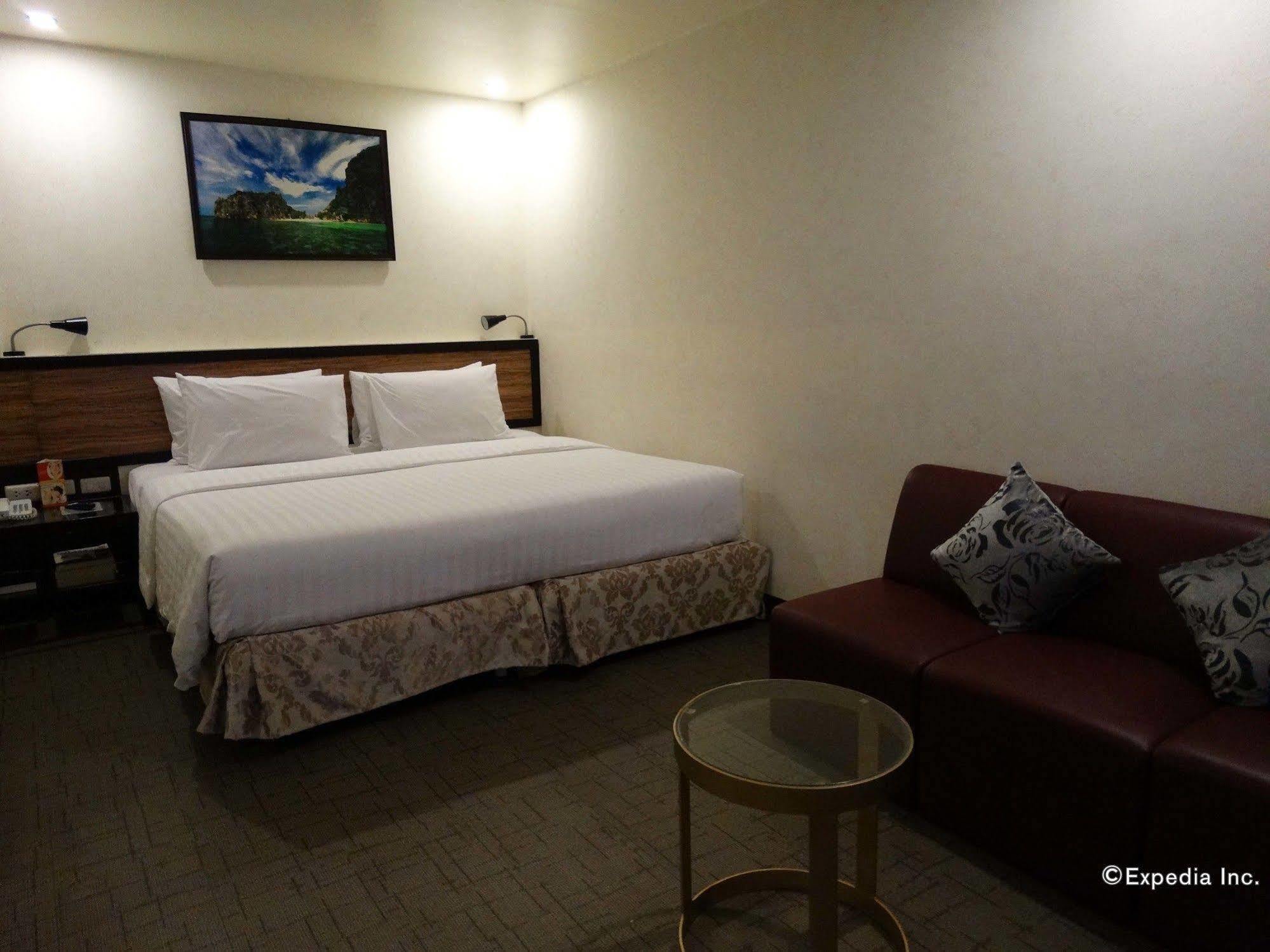 D Circle Hotel Μανίλα Εξωτερικό φωτογραφία