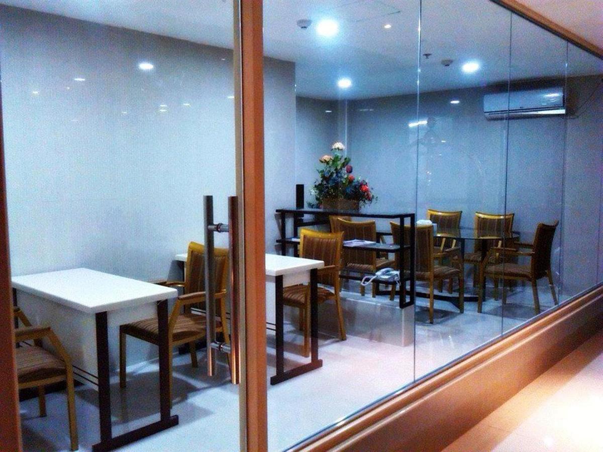 D Circle Hotel Μανίλα Εξωτερικό φωτογραφία