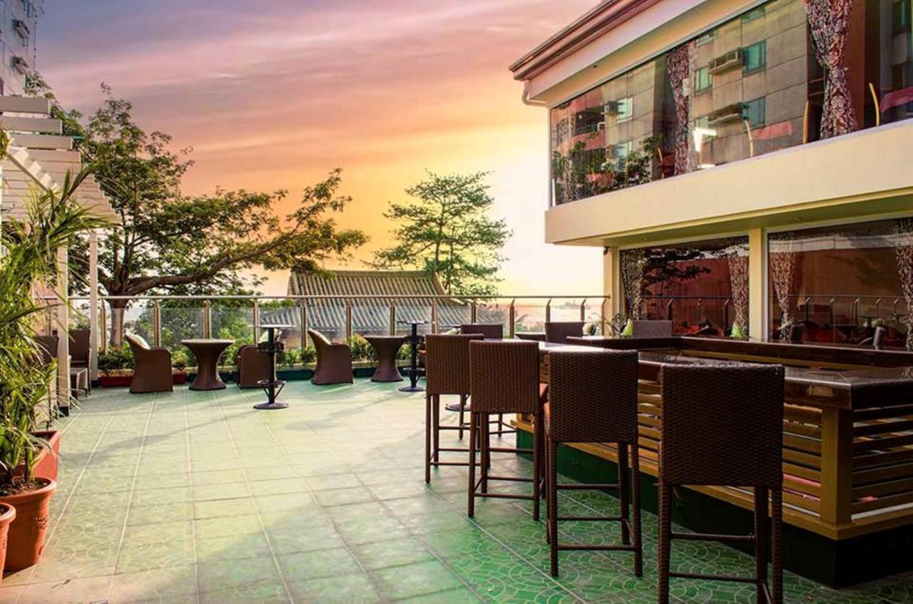 D Circle Hotel Μανίλα Εξωτερικό φωτογραφία