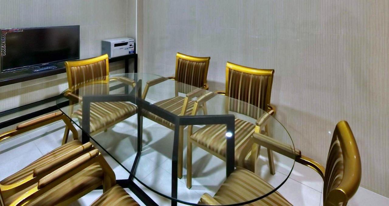 D Circle Hotel Μανίλα Εξωτερικό φωτογραφία